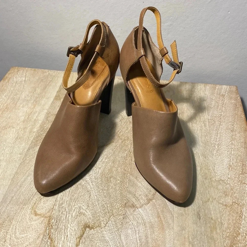 Corso Cuomo Downtown D'Orsay Tan Leather Mary Jane Heels 8M.